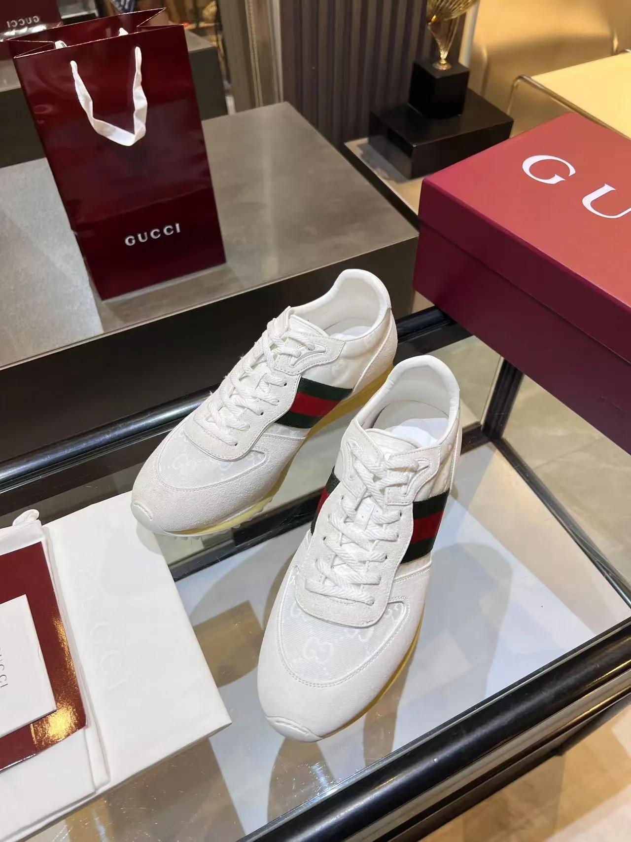 Men's Men's Shoes 💰620💰 Gucci Gucci Top Version Latest Catwalk Style Re-Motion Series Thick-soled Casual Sneakers Original Purchased, Developed and Made. This sneaker has a detachable and adjustable ankle strap, adding a dynamic item to the 2025 spring and summer series. The light and flexible outsole has been specially treated and is filled with a strong retro style. Exquisite packaging at the delivery counter 🛍📦 ▪️Fabrics: Original custom imported first-layer cowhide ▪️Inner lining: Original custom-made breathable mesh ▪️Sole: Original molded TPU material ▪️Sole thickness: 3.5CM ▪️Size: 39-44 (customized at 38.45.46)